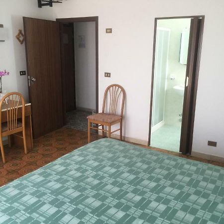 Hotel Margherita Сотомарина Екстериор снимка