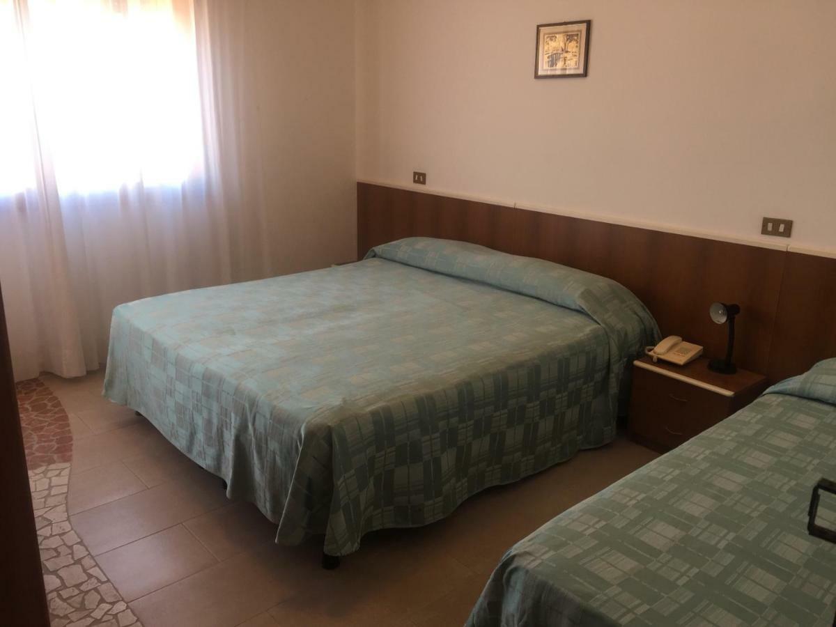 Hotel Margherita Сотомарина Екстериор снимка