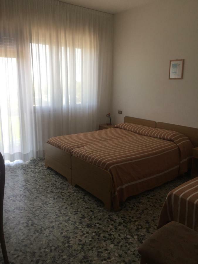Hotel Margherita Сотомарина Екстериор снимка